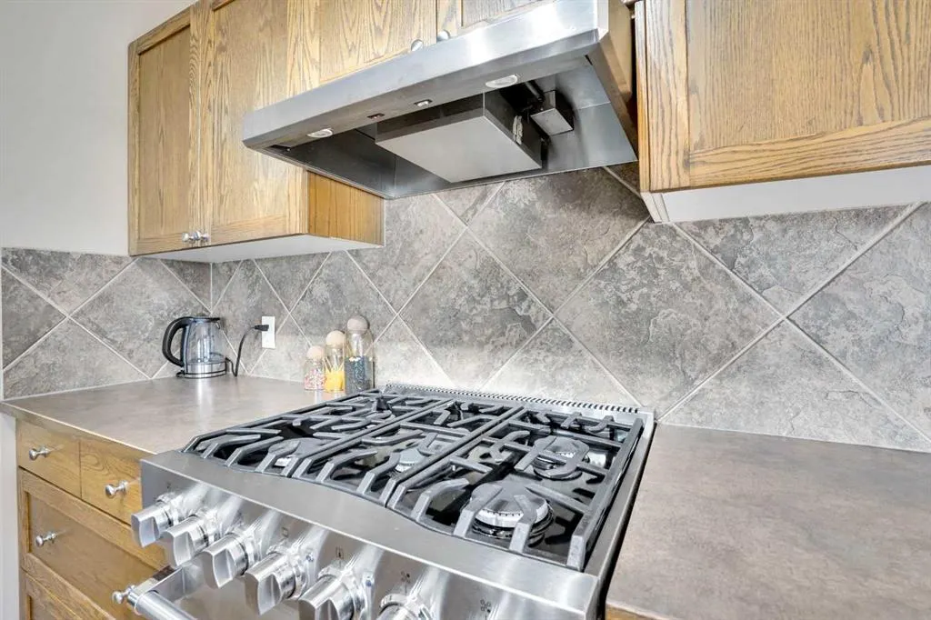 2 Tuscany Ravine Landing NW
