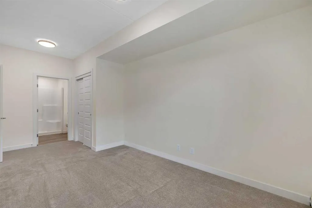 404 1 Avenue SE, #302