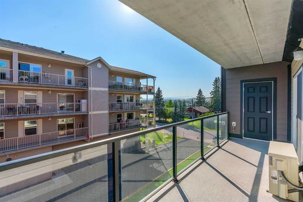 404 1 Avenue SE, #302