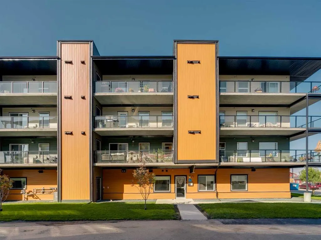 404 1 Avenue SE, #302