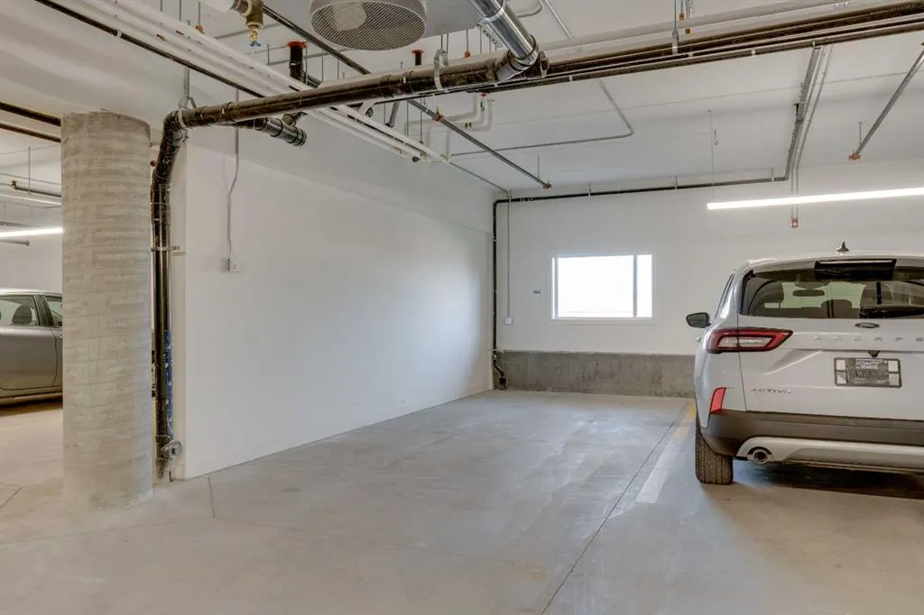 404 1 Avenue SE, #302