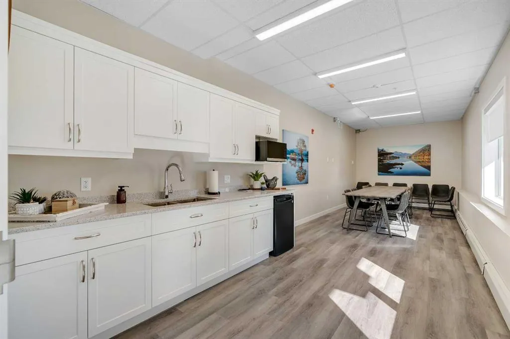 404 1 Avenue SE, #302