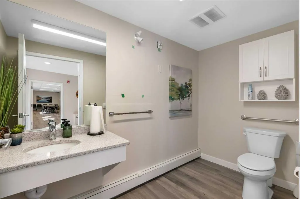 404 1 Avenue SE, #302