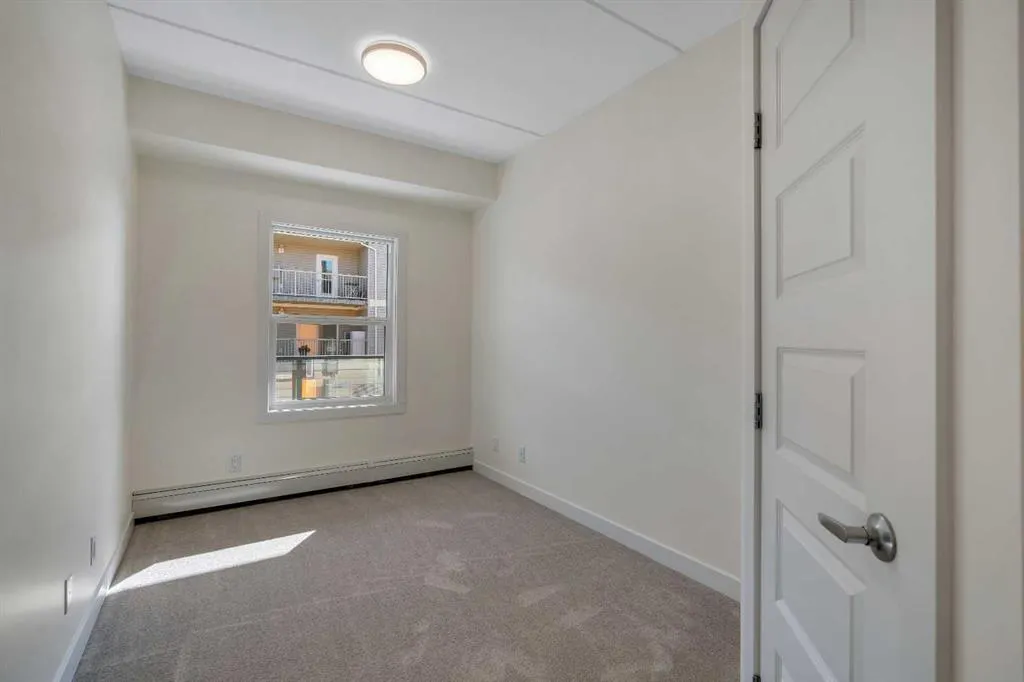 404 1 Avenue SE, #302