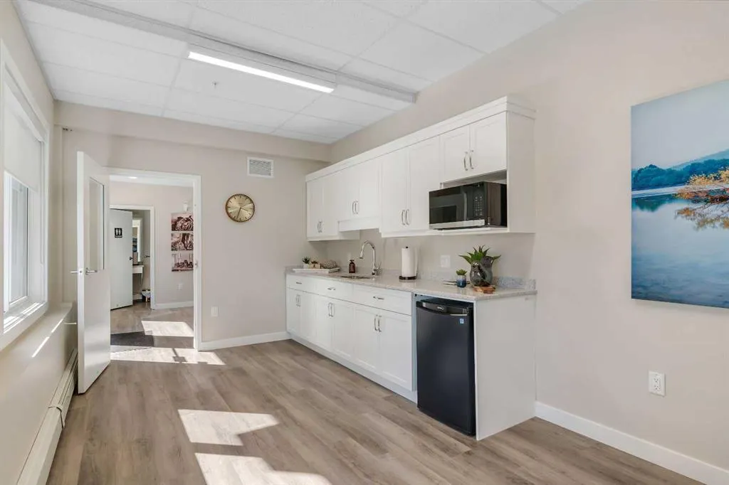 404 1 Avenue SE, #302