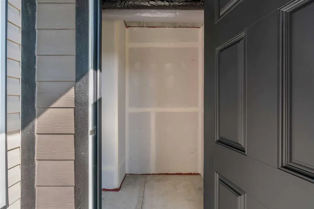 404 1 Avenue SE, #302