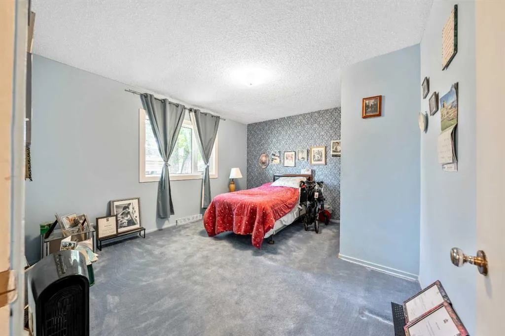216 Havenhurst Crescent SW