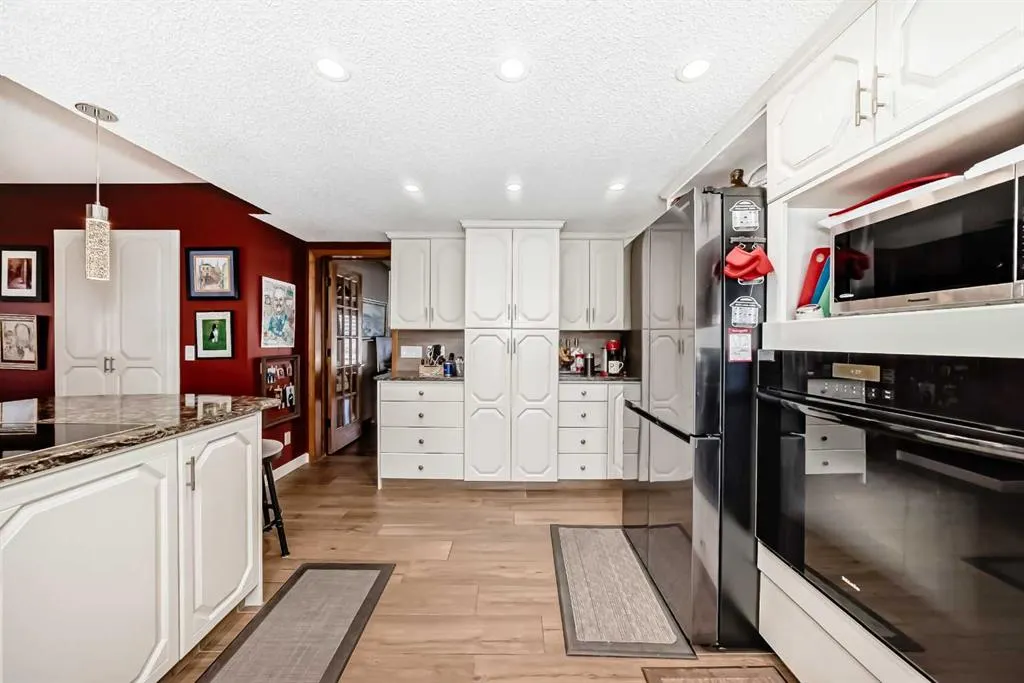135 Canter Place SW