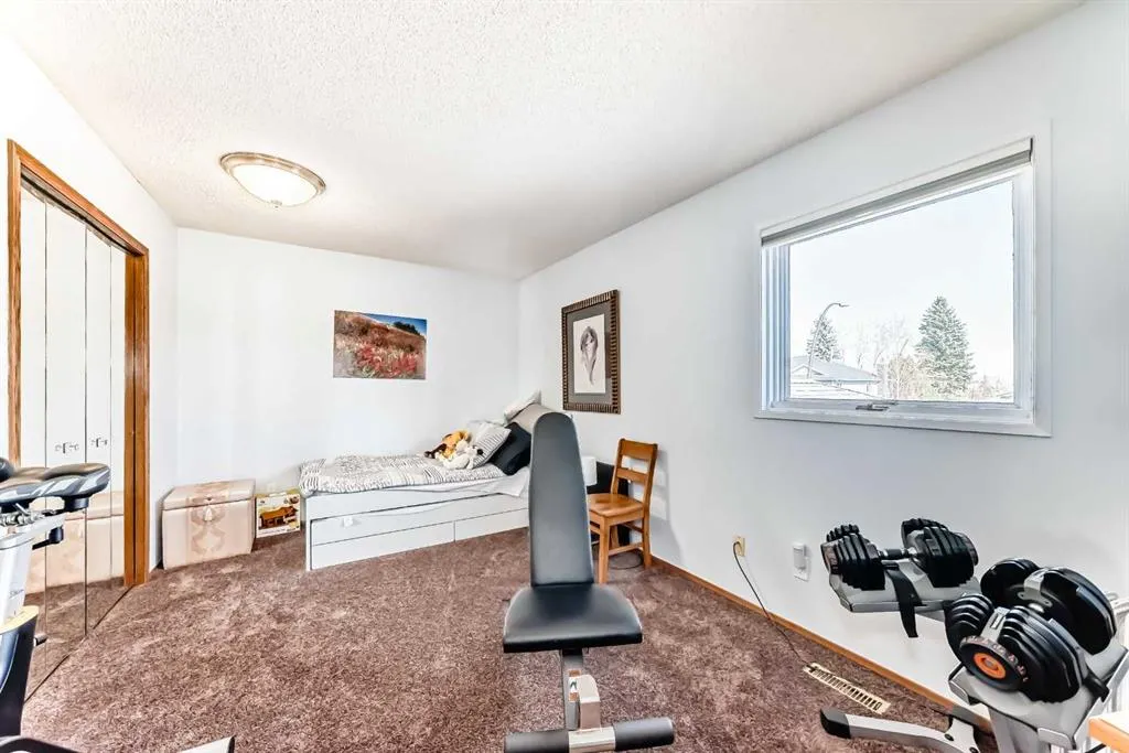 135 Canter Place SW