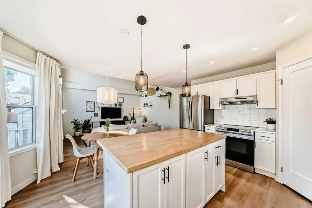 132 Hidden Valley Crescent NW