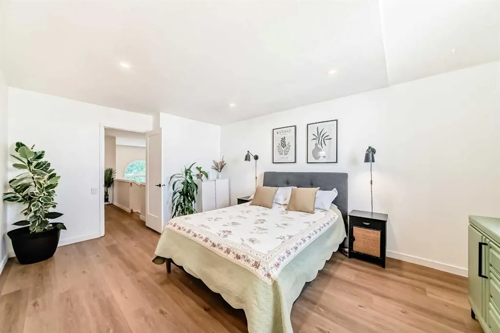 132 Hidden Valley Crescent NW