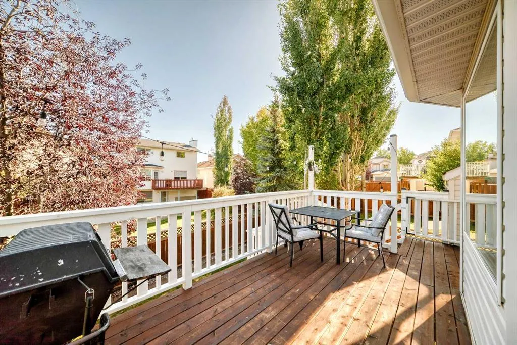 132 Hidden Valley Crescent NW