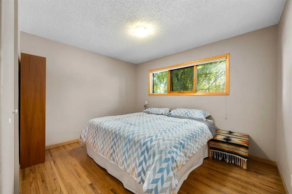 151 Waterloo Drive SW