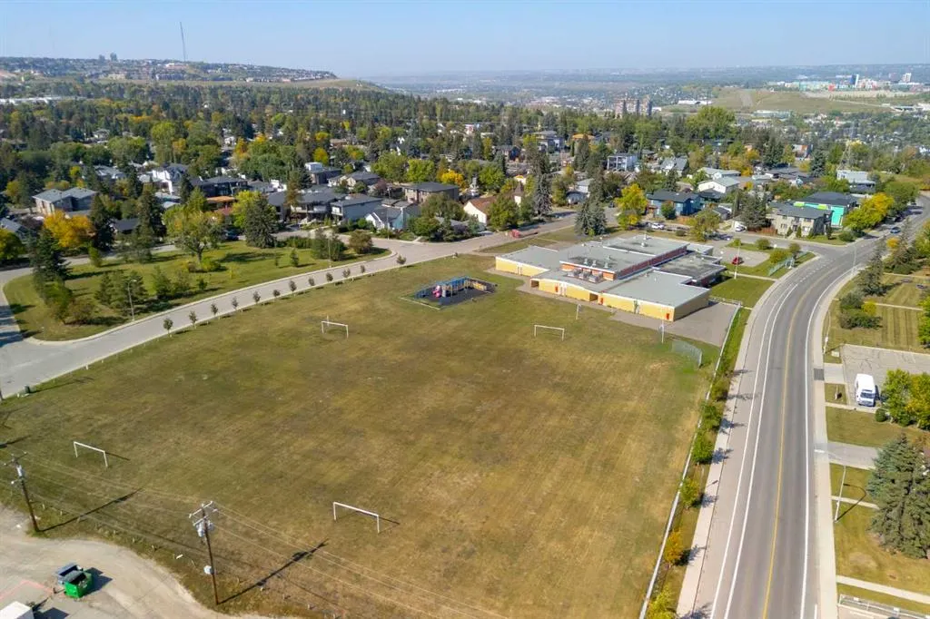 151 Waterloo Drive SW
