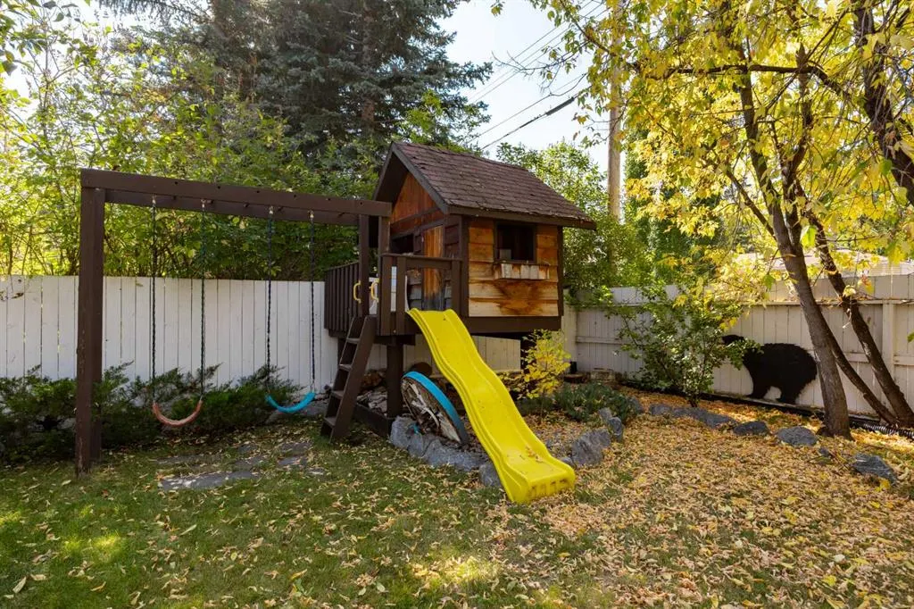 151 Waterloo Drive SW