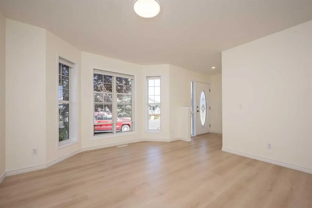100 Tarington Park NE
