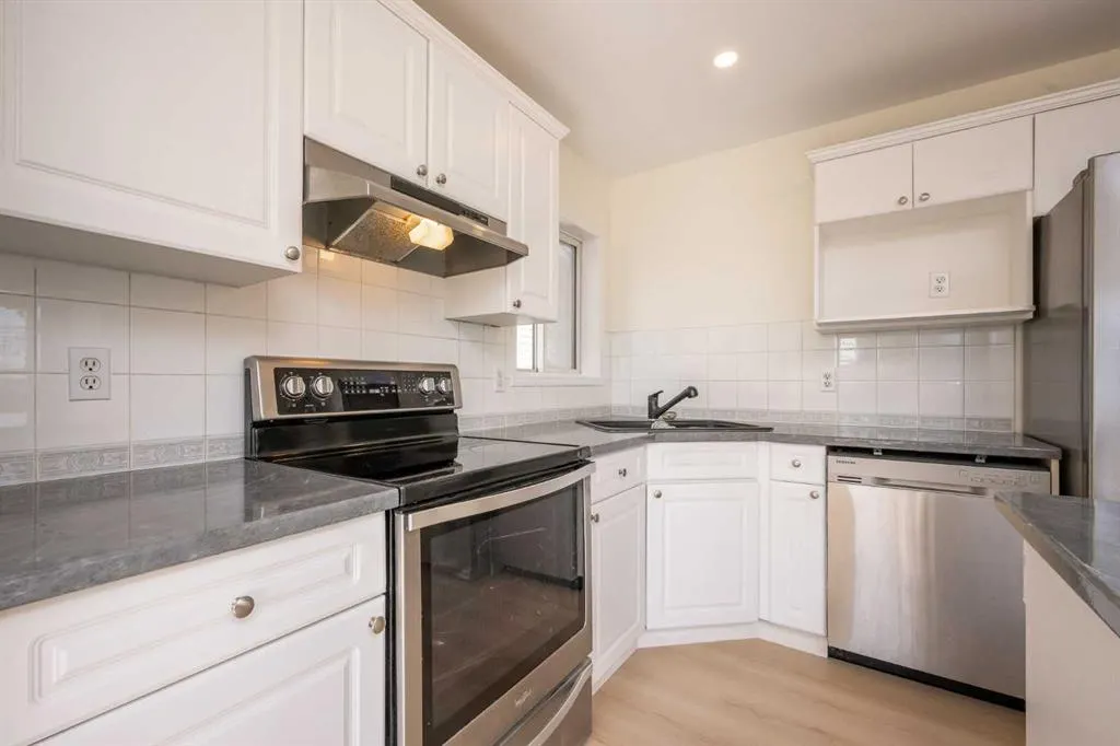 100 Tarington Park NE