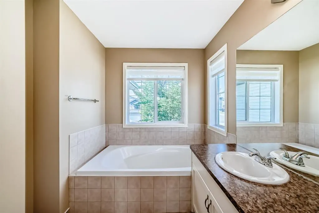 150 Tuscany Summit Heath NW