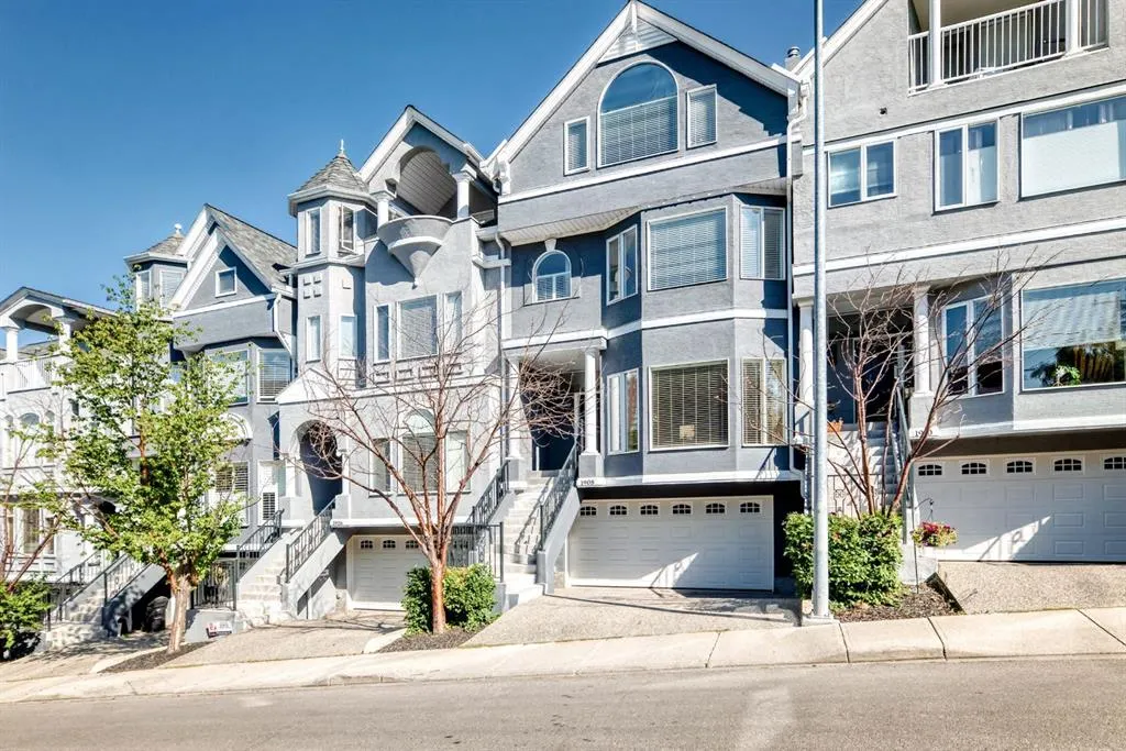 1908 12 Street SW