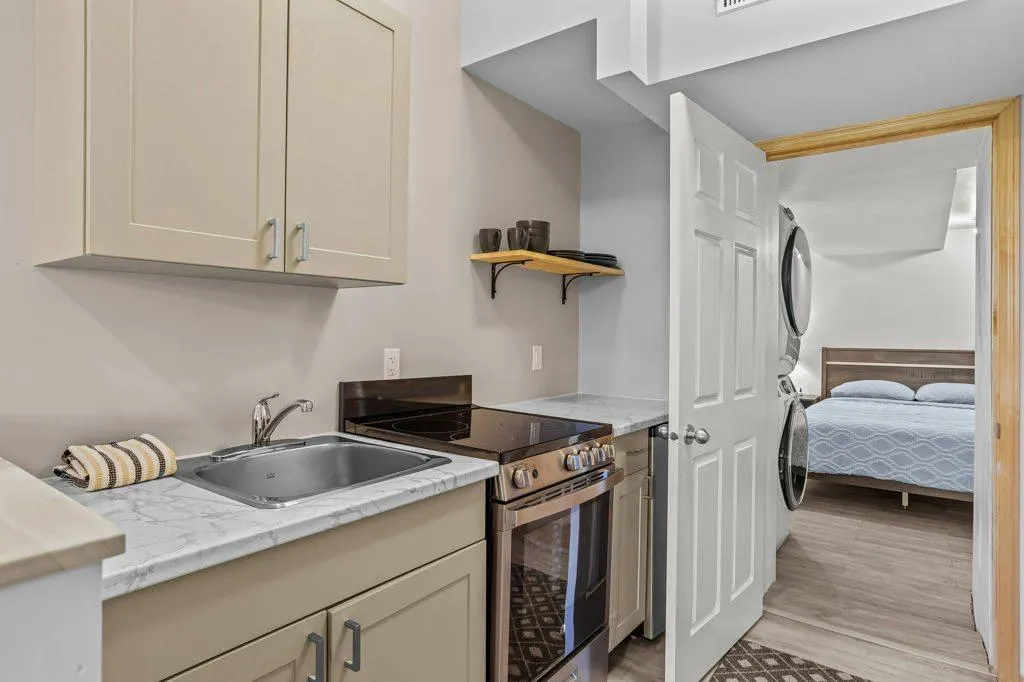 808 Lawrence Grassi Ridge