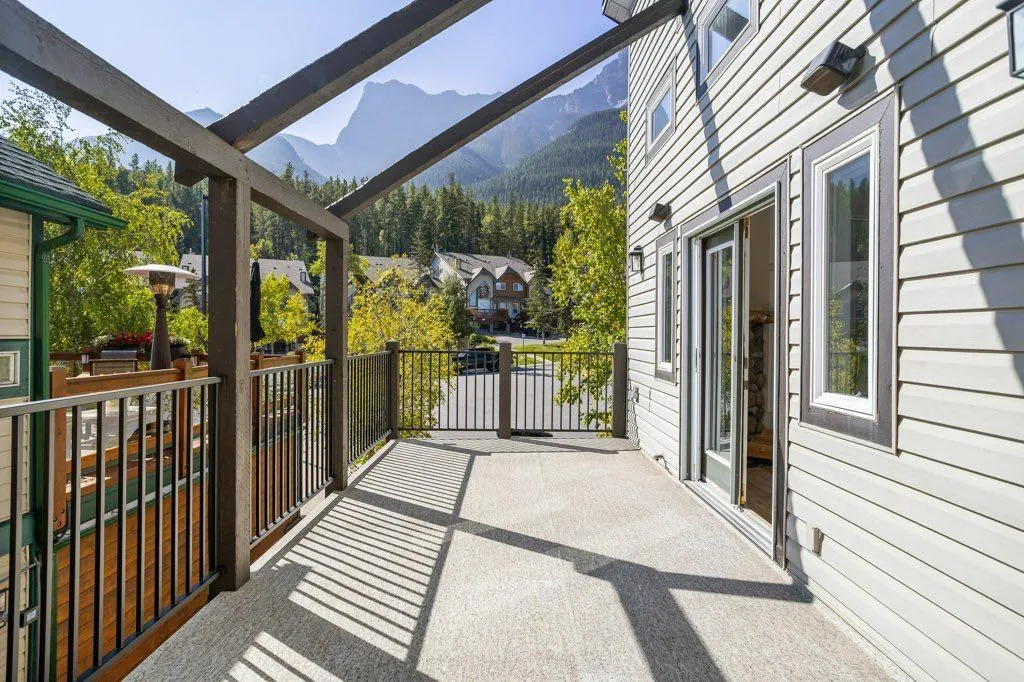 808 Lawrence Grassi Ridge