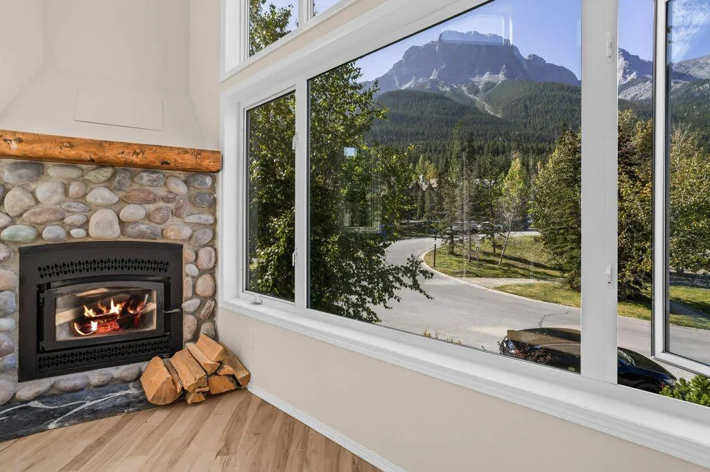 808 Lawrence Grassi Ridge