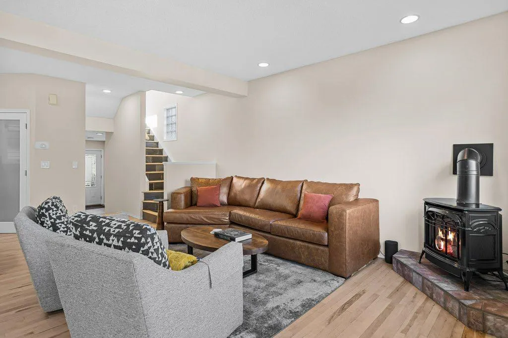 808 Lawrence Grassi Ridge