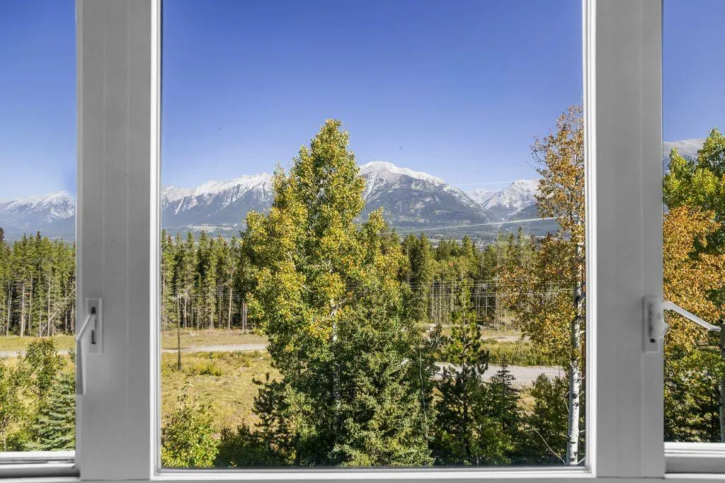 808 Lawrence Grassi Ridge
