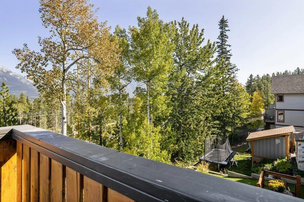 808 Lawrence Grassi Ridge