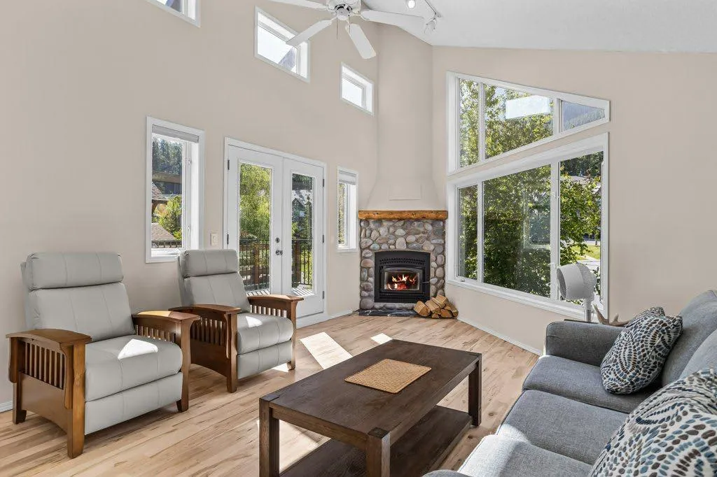 808 Lawrence Grassi Ridge