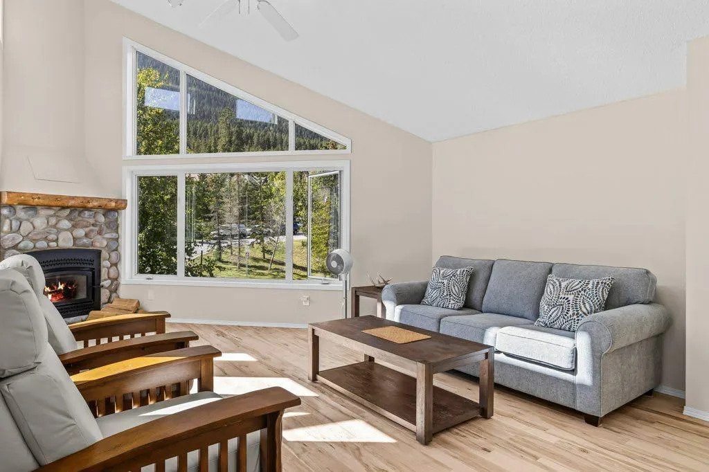 808 Lawrence Grassi Ridge