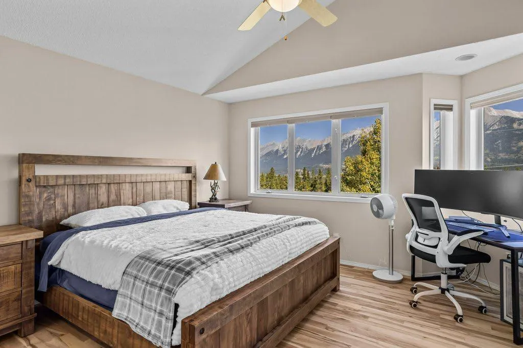 808 Lawrence Grassi Ridge