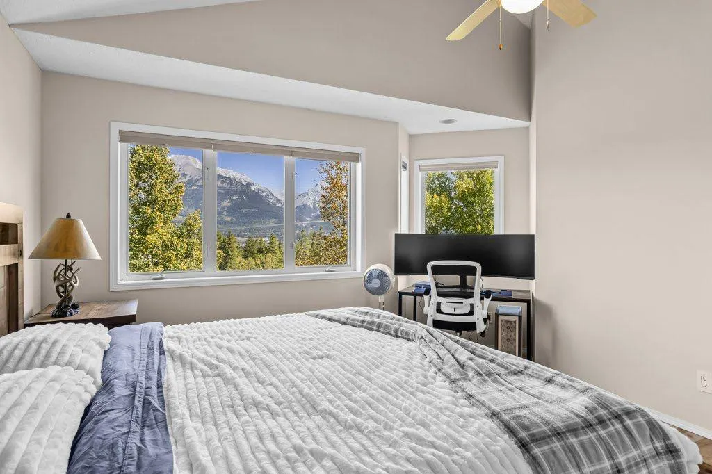 808 Lawrence Grassi Ridge