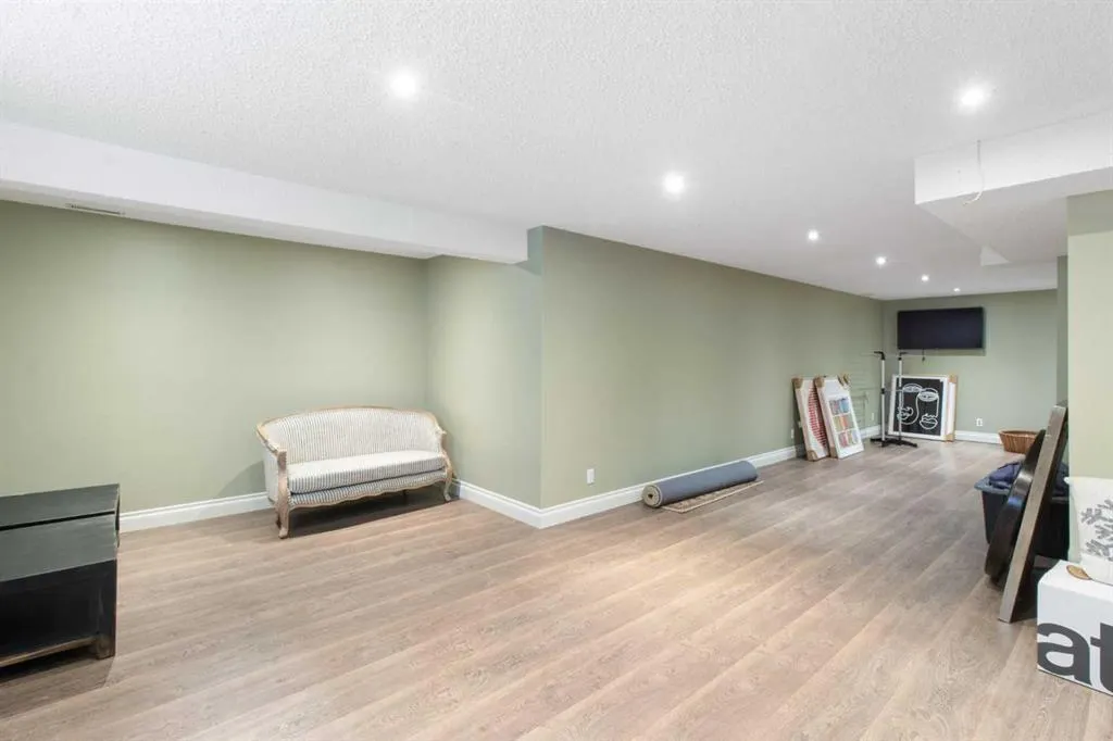 152 Lake Mead Crescent SE