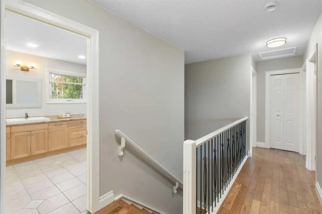 152 Lake Mead Crescent SE
