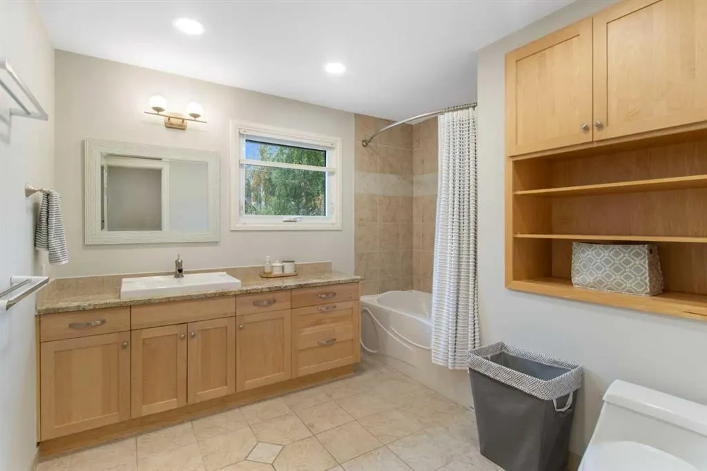 152 Lake Mead Crescent SE