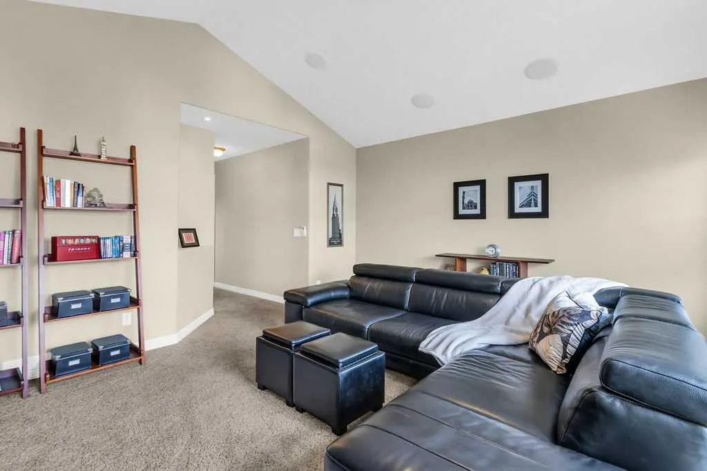122 Discovery Ridge Gardens SW