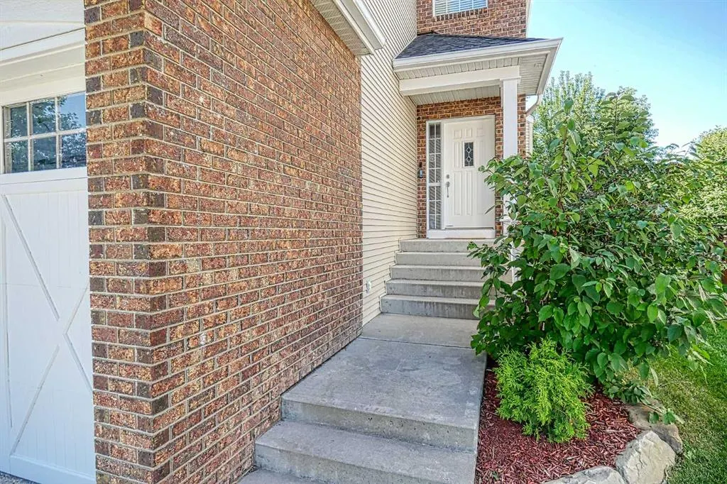 122 Discovery Ridge Gardens SW