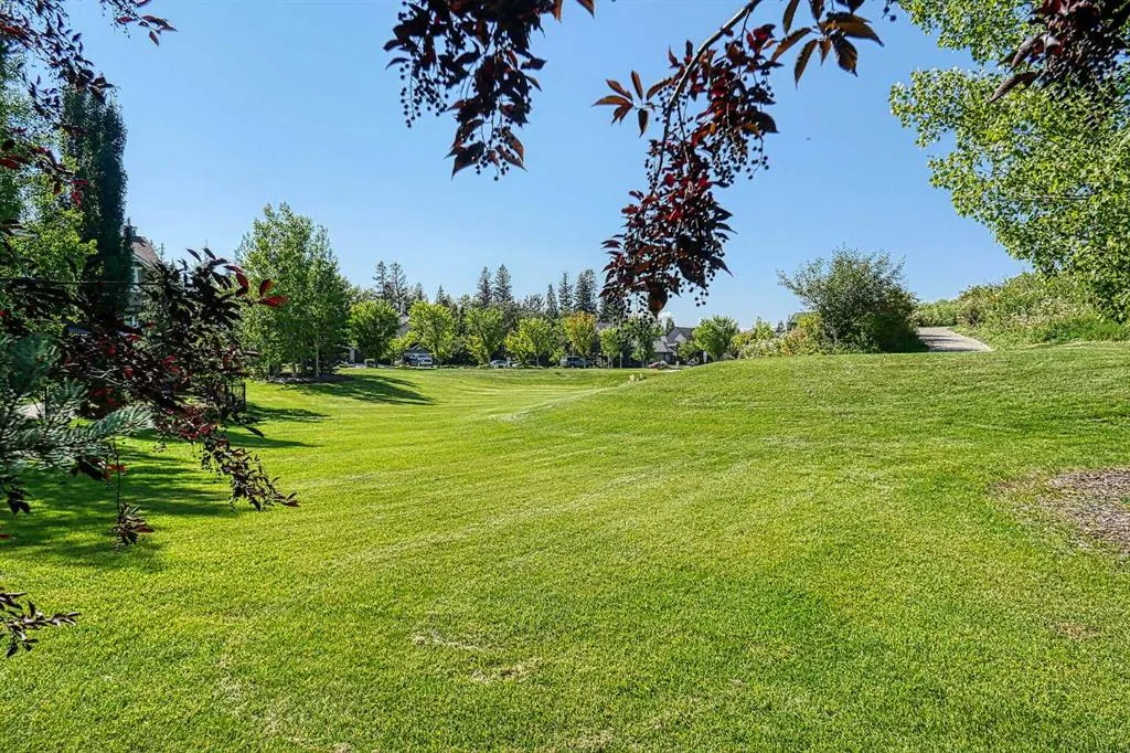 122 Discovery Ridge Gardens SW