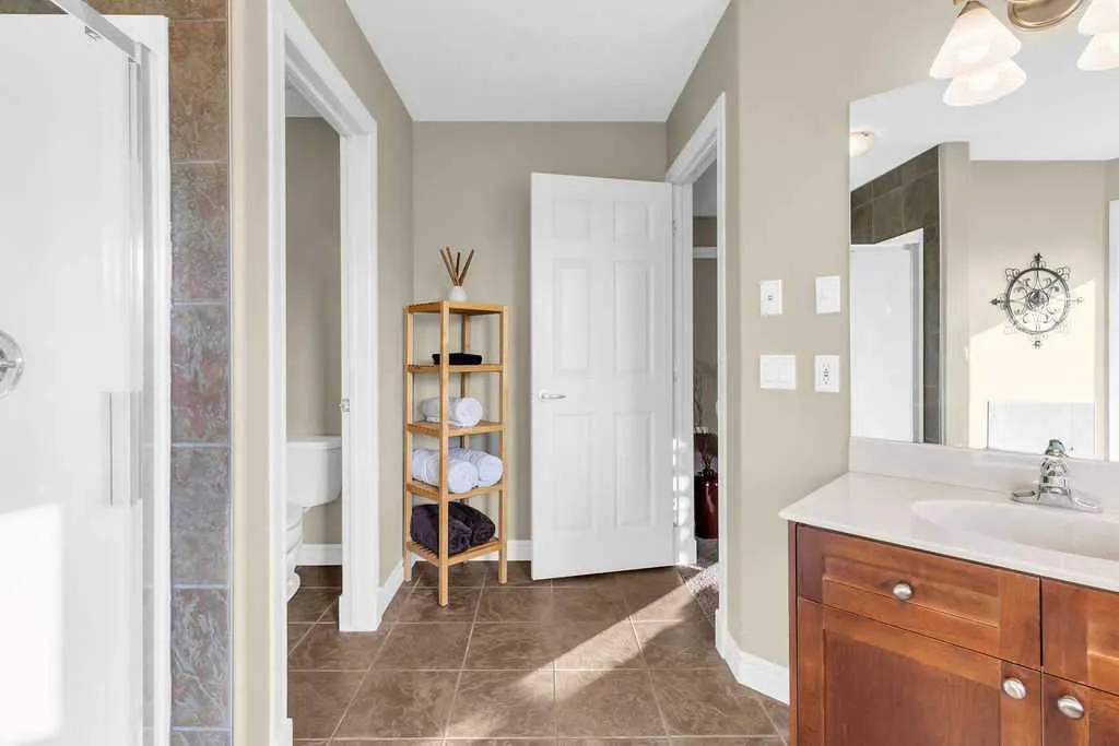 122 Discovery Ridge Gardens SW