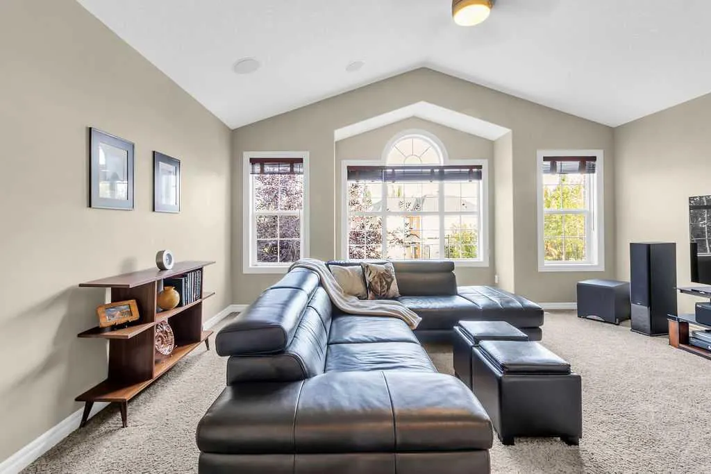 122 Discovery Ridge Gardens SW