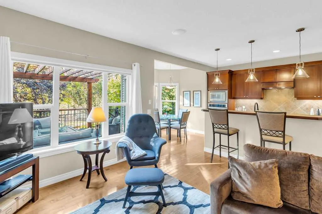 122 Discovery Ridge Gardens SW