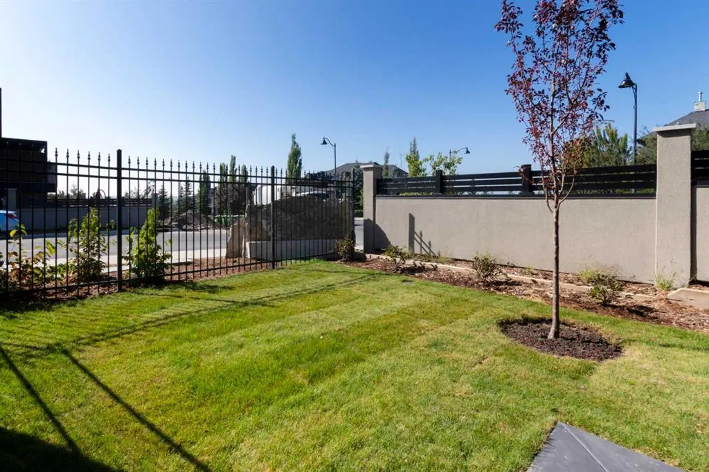 103 Elveden Court SW