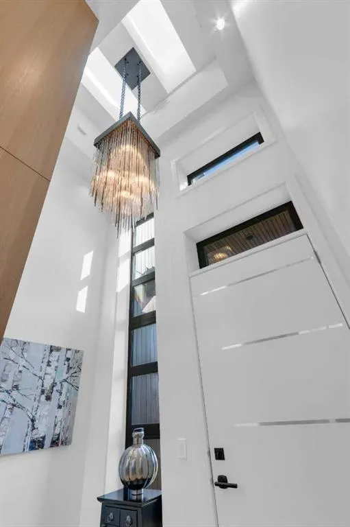 103 Elveden Court SW