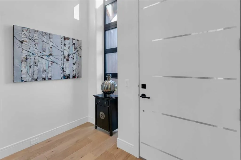 103 Elveden Court SW