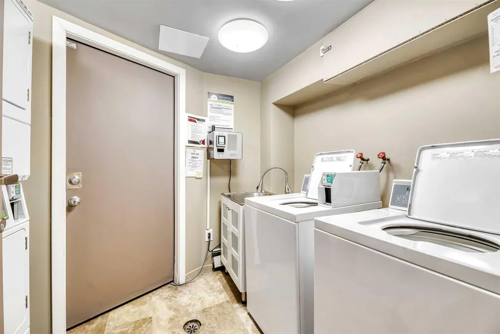 320 24 Avenue SW, #401