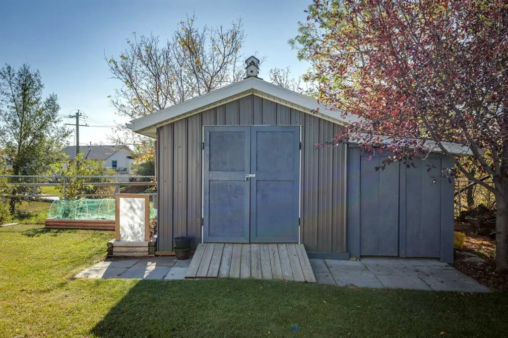 621 Glengarry Street