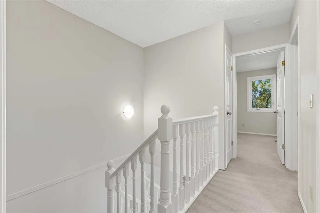 12 Coachway Gardens SW