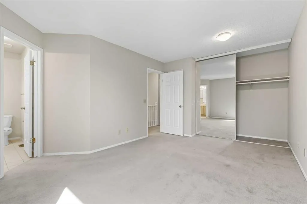 12 Coachway Gardens SW