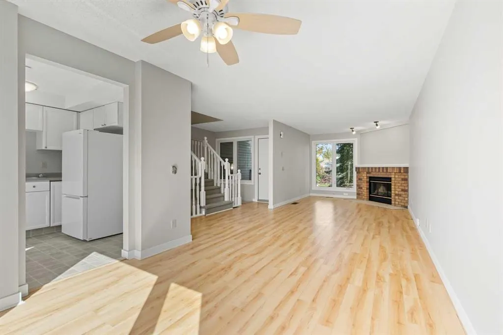 12 Coachway Gardens SW